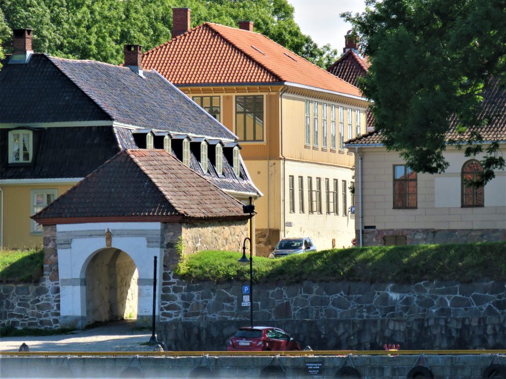 Norges mest attraktive by - Fredrikstad - Gamlebyen sett fra byferga