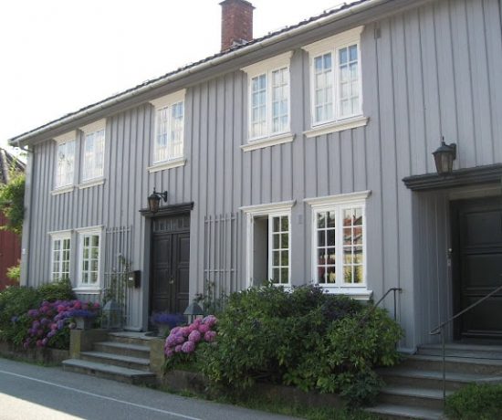 Drøbak - byen med sine pittoreske, gamle hus - Tidligere her hvor Marwell frisør lå, Drøbak