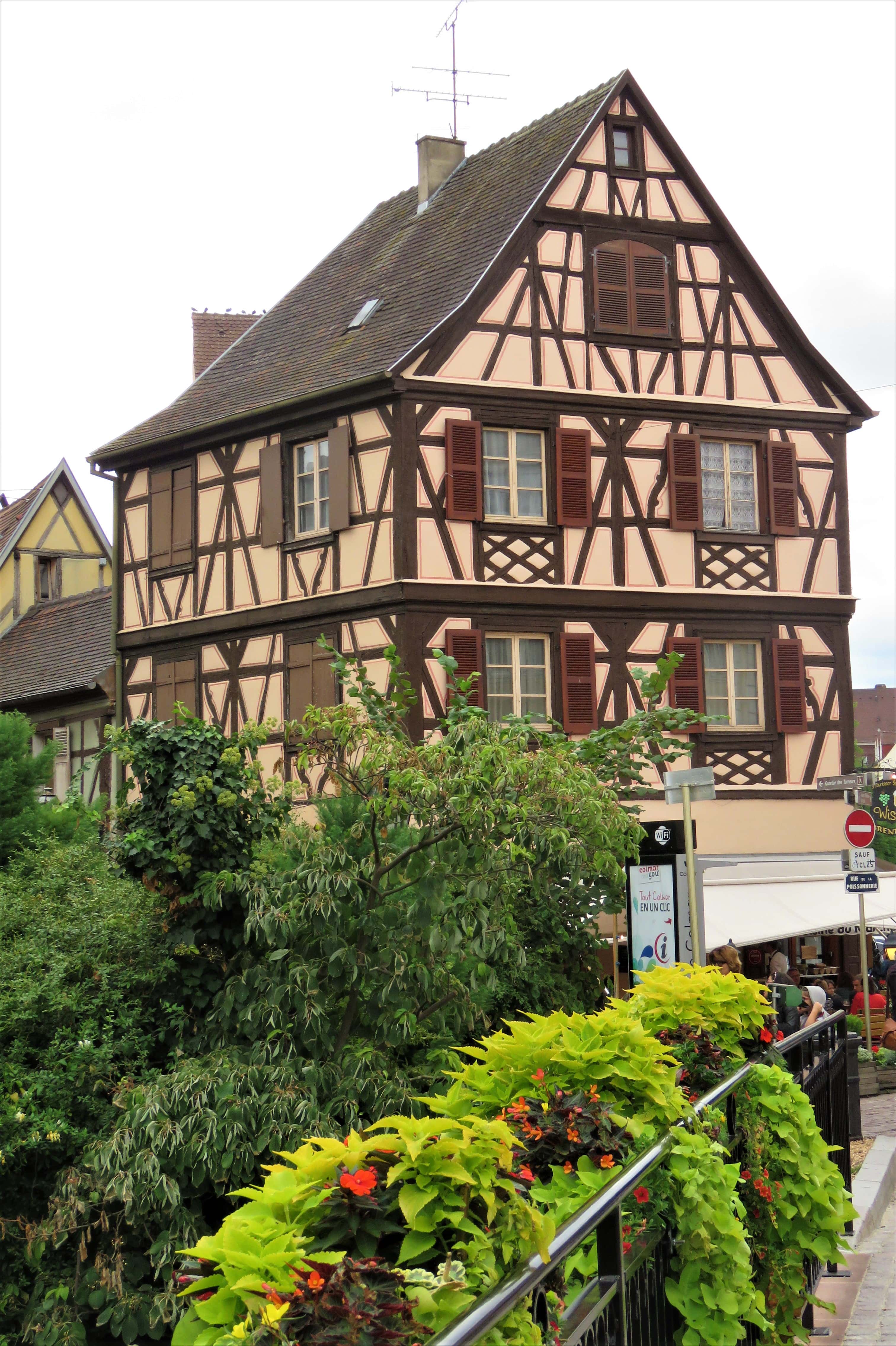 Colmar – en eventyraktig provins i Alsace, Frankrike - et av byhusene