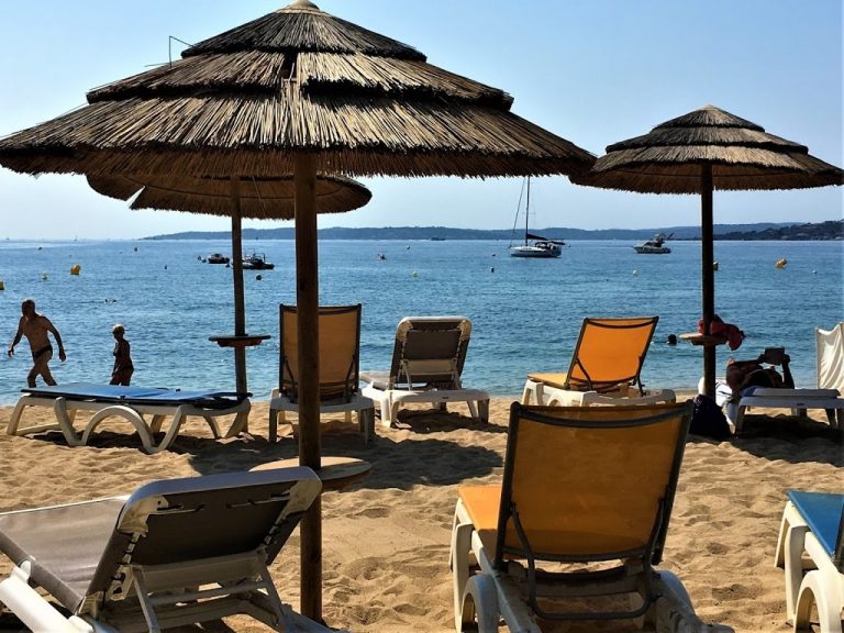 Les Issambres på den franske riviera, badebyen med hvilepuls - Herlig strandliv