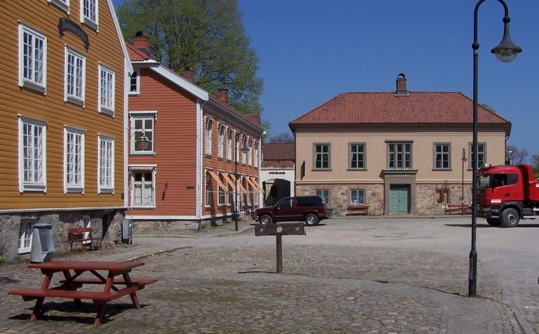 Med andektig sinn trer jeg inn i suiten til Gamlebyen Hotell - Det Gamle Raadhus Foto Chris Nyborg