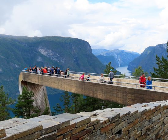 Over Aurlandsfjellet - på en nasjonal turistvei - ved Stegastein IMG_3187 (2)