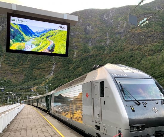 Flåmsbanen – befant vi oss på verdens vakreste togreise - toget før påstigning IMG_2540