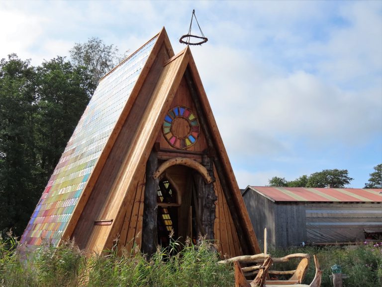 Håpets katedral på Isegran – sammen mot plast i havet - Katedralen er ferdig bygget