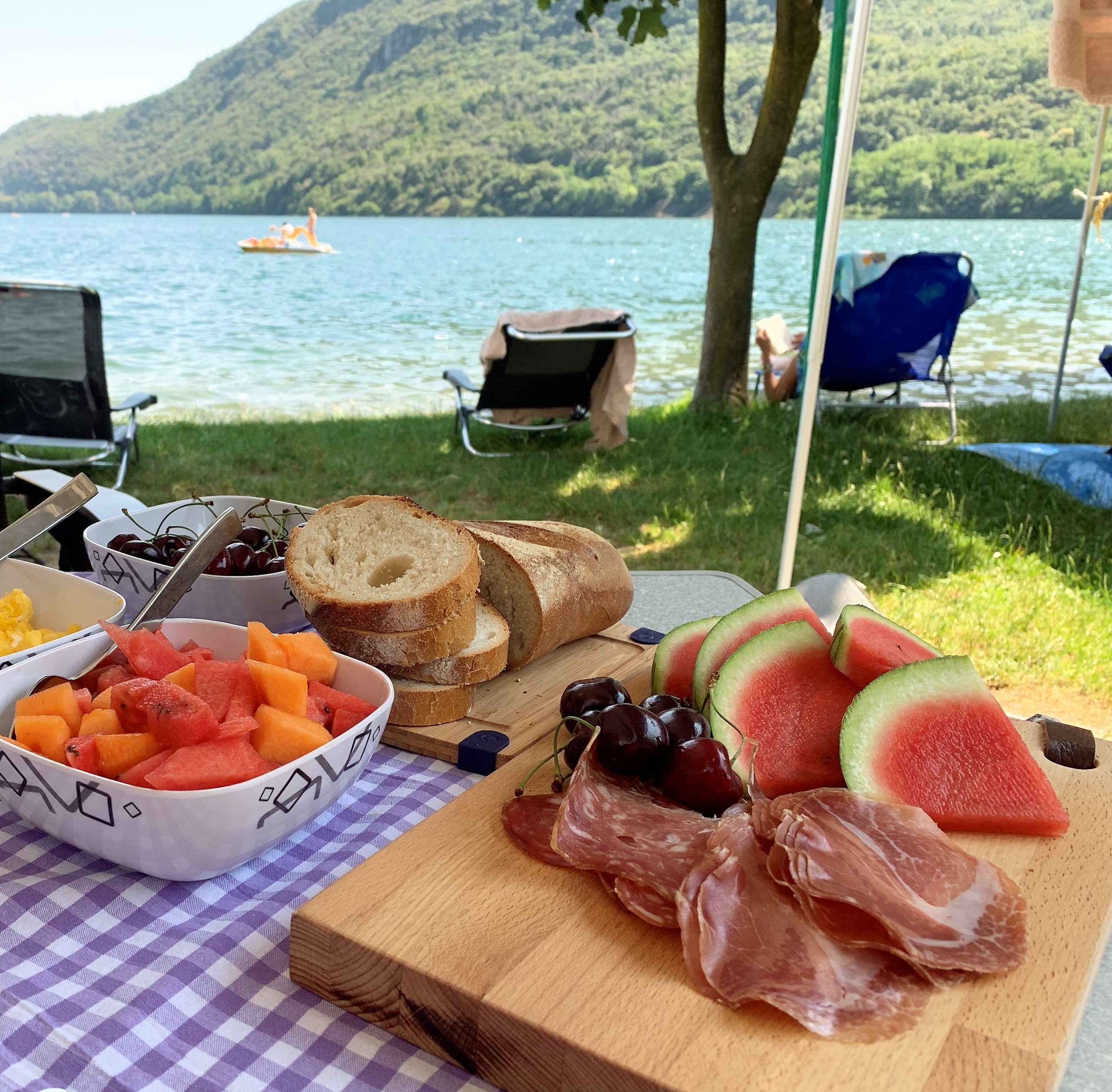 Campeggio delle fate Mergozzo ligger ned til innsjøen