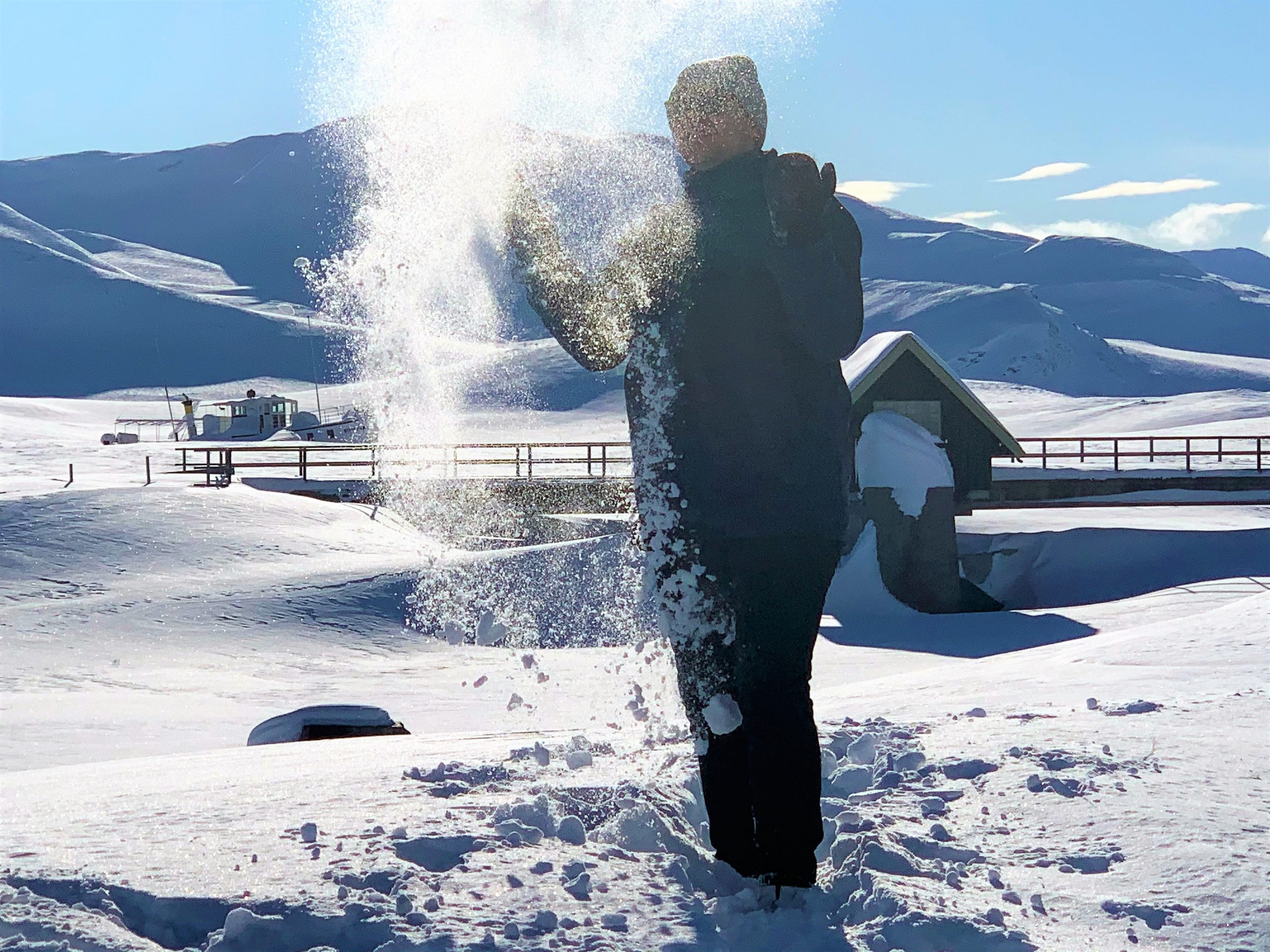 Som barn flest kastet vi snø i luften på Bygdin
