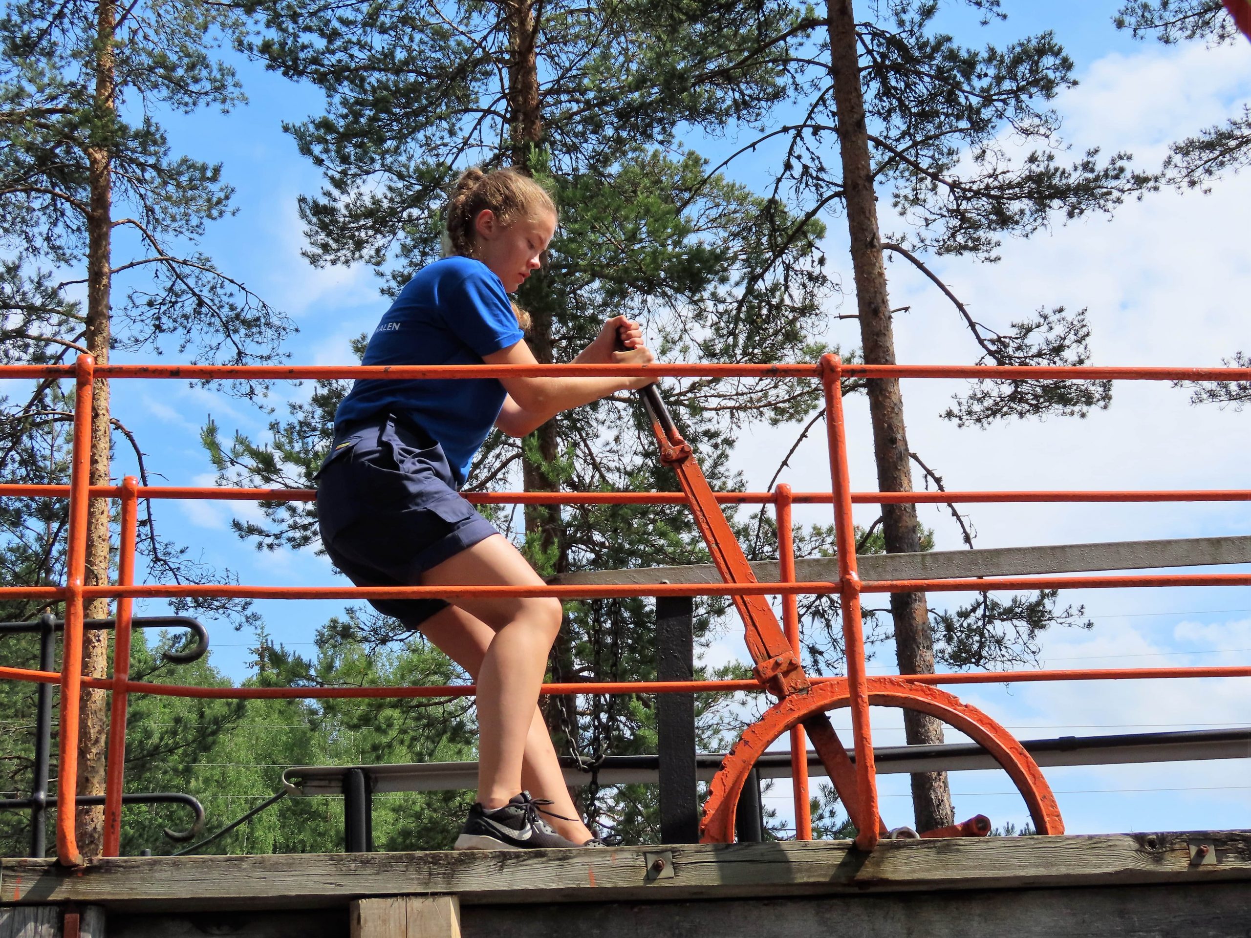 Skoleelever har sommerjobb i Telemarkskanalen
