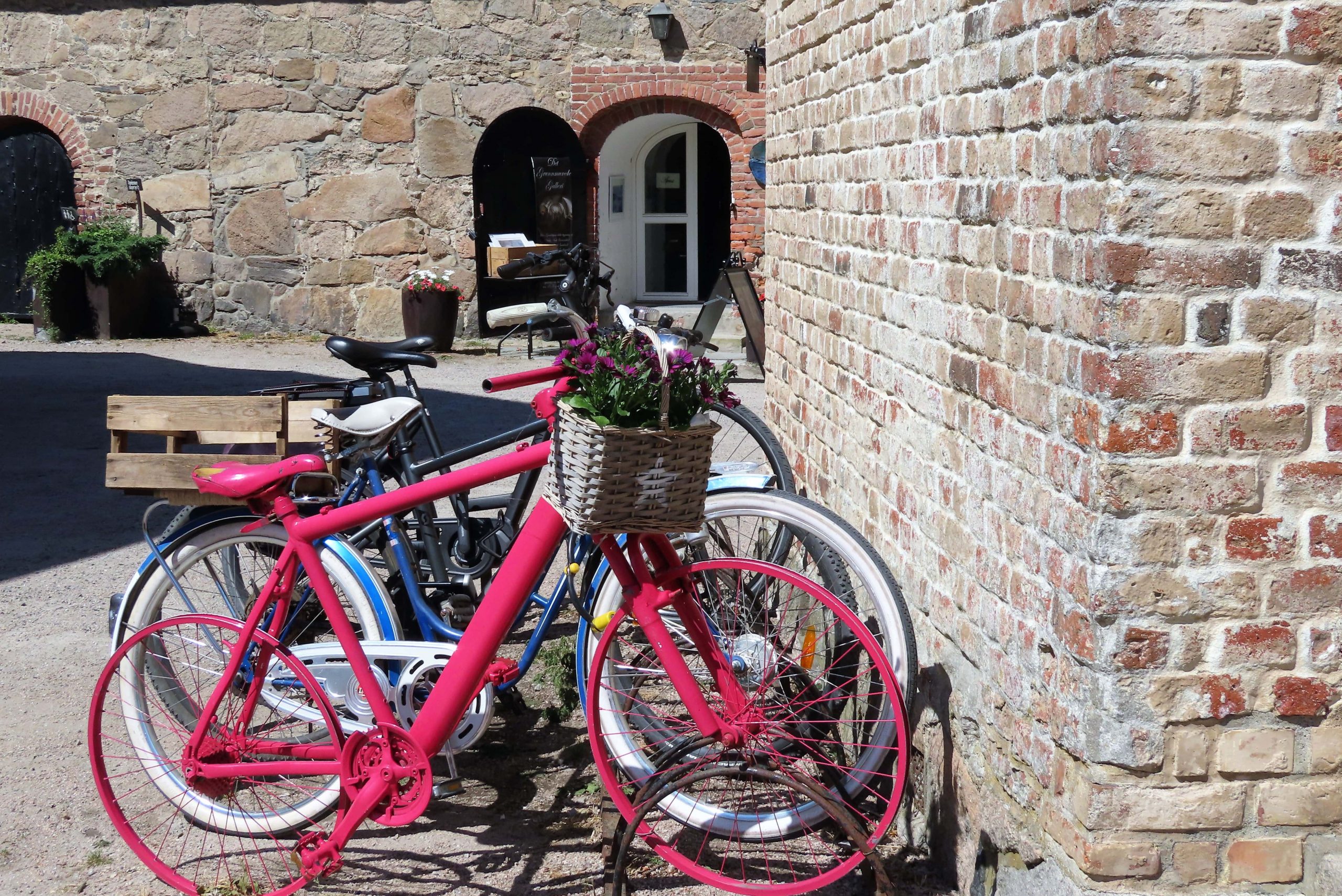 Tips til en sommerdag i sjarmerende Gamlebyen - sjekk ut de vakre bygningene