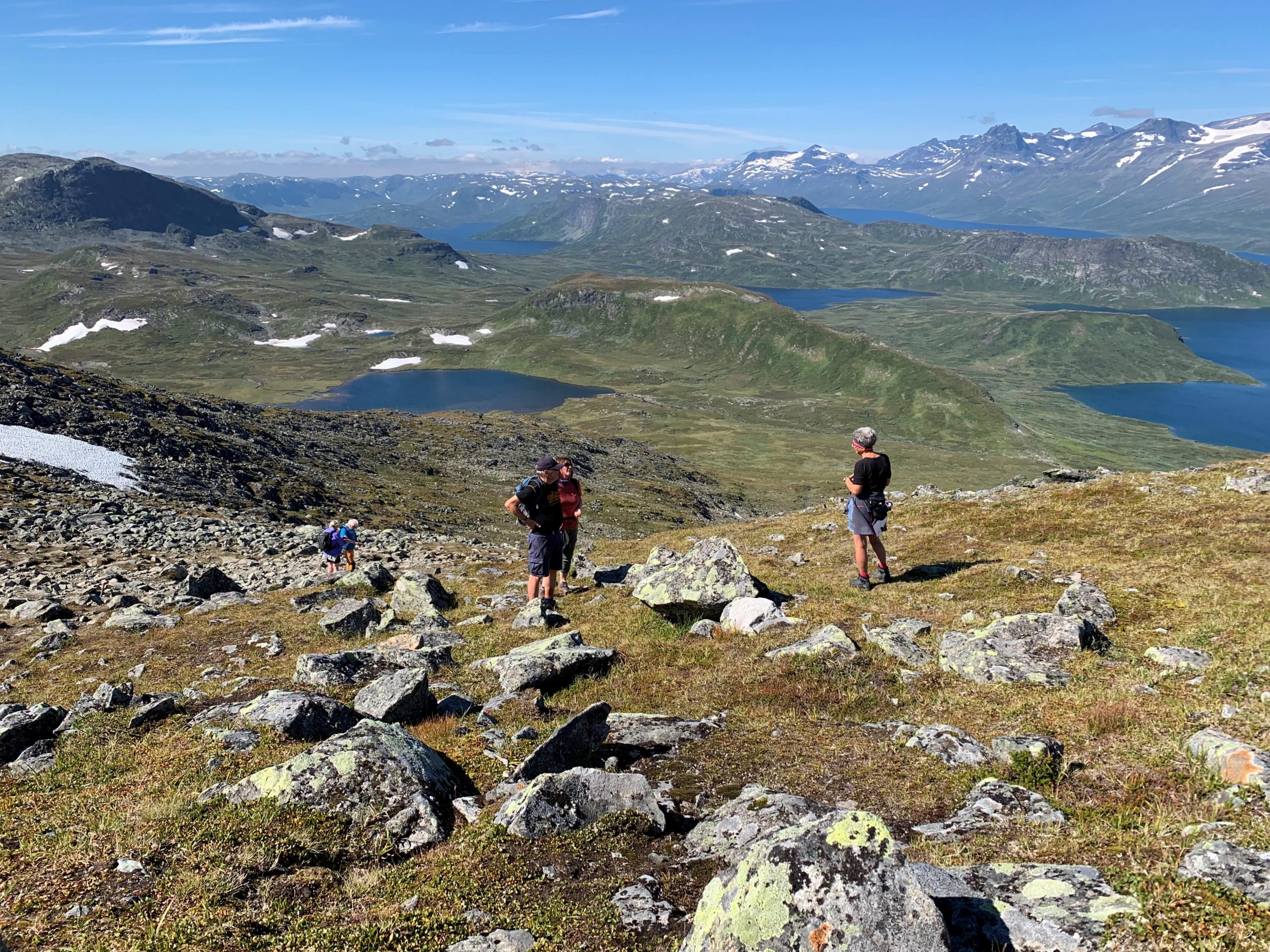 Bitihorn 1607 MOH – porten til Jotunheimen - tid for en prat med andre turister på turen