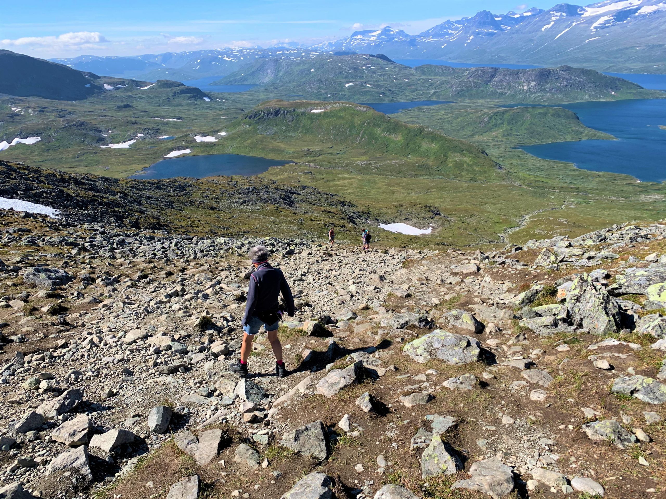 På tur nedover fra Bitihorn