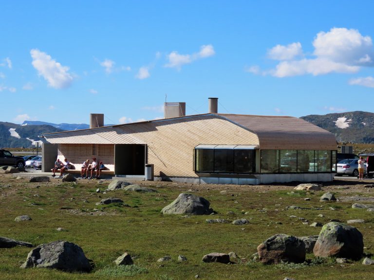 Flye 1389, helt på vidda, en attraksjon på Valdresflya - Kafebygget