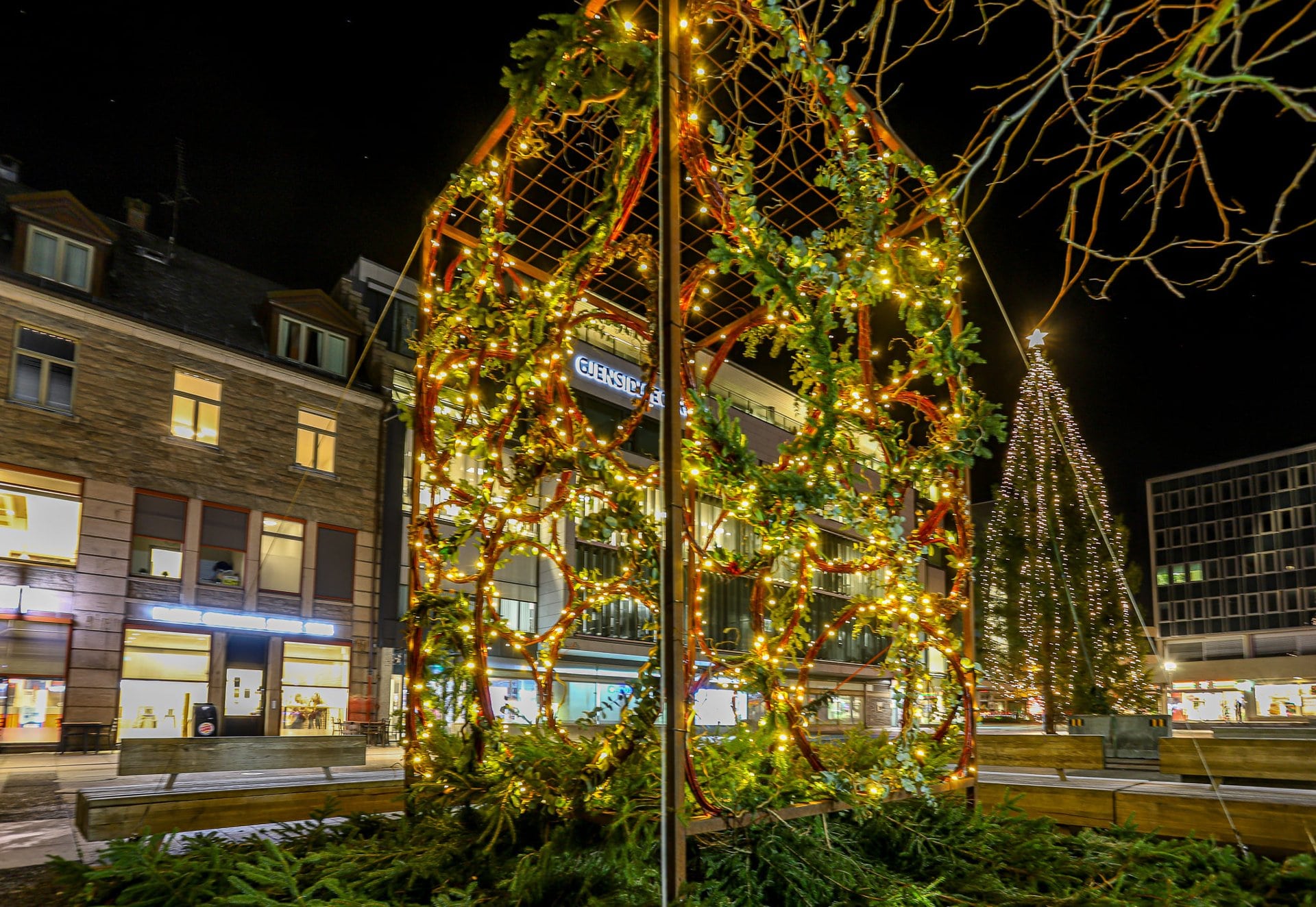 Foto Harry Johansson (Fredrikstad Blad) Juleinnstallasjon på Stortorvet