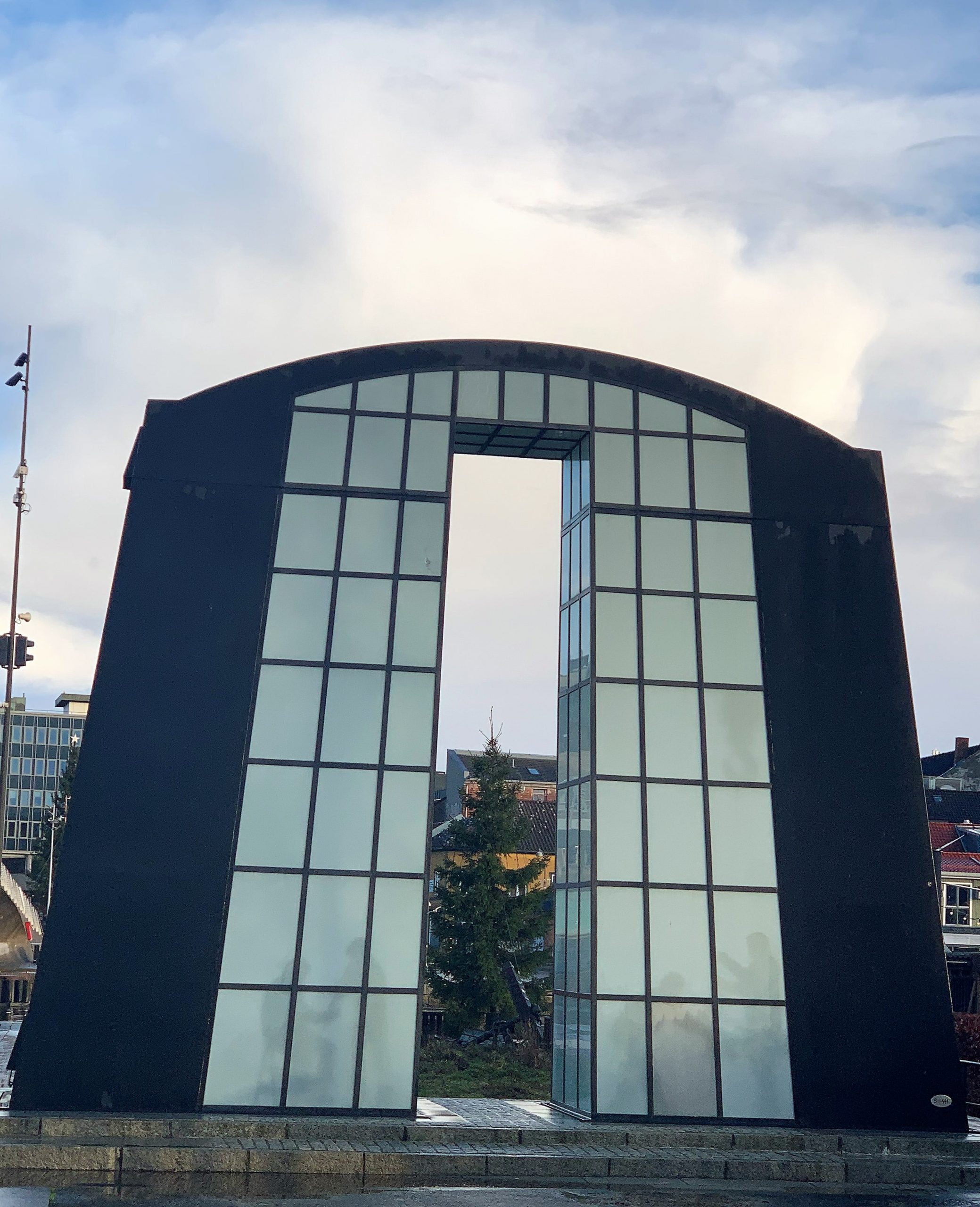 Kunstinstallasjonen utenfor restaurant Slippen