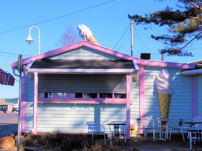 ISI Bar, Skjeberg - nostalgisk og pastellfarget