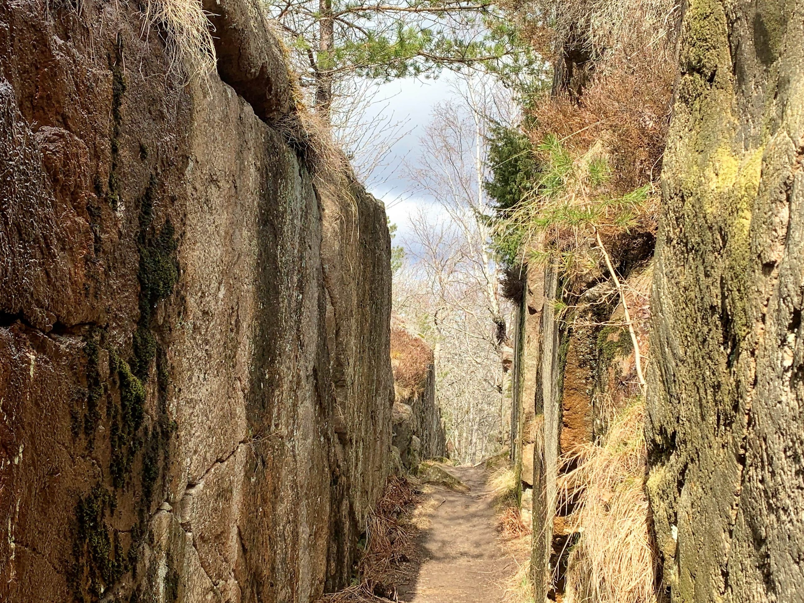 Fin tur til historiske Skams klove og Kjøkøy fort - Skams klove i all sin prakt