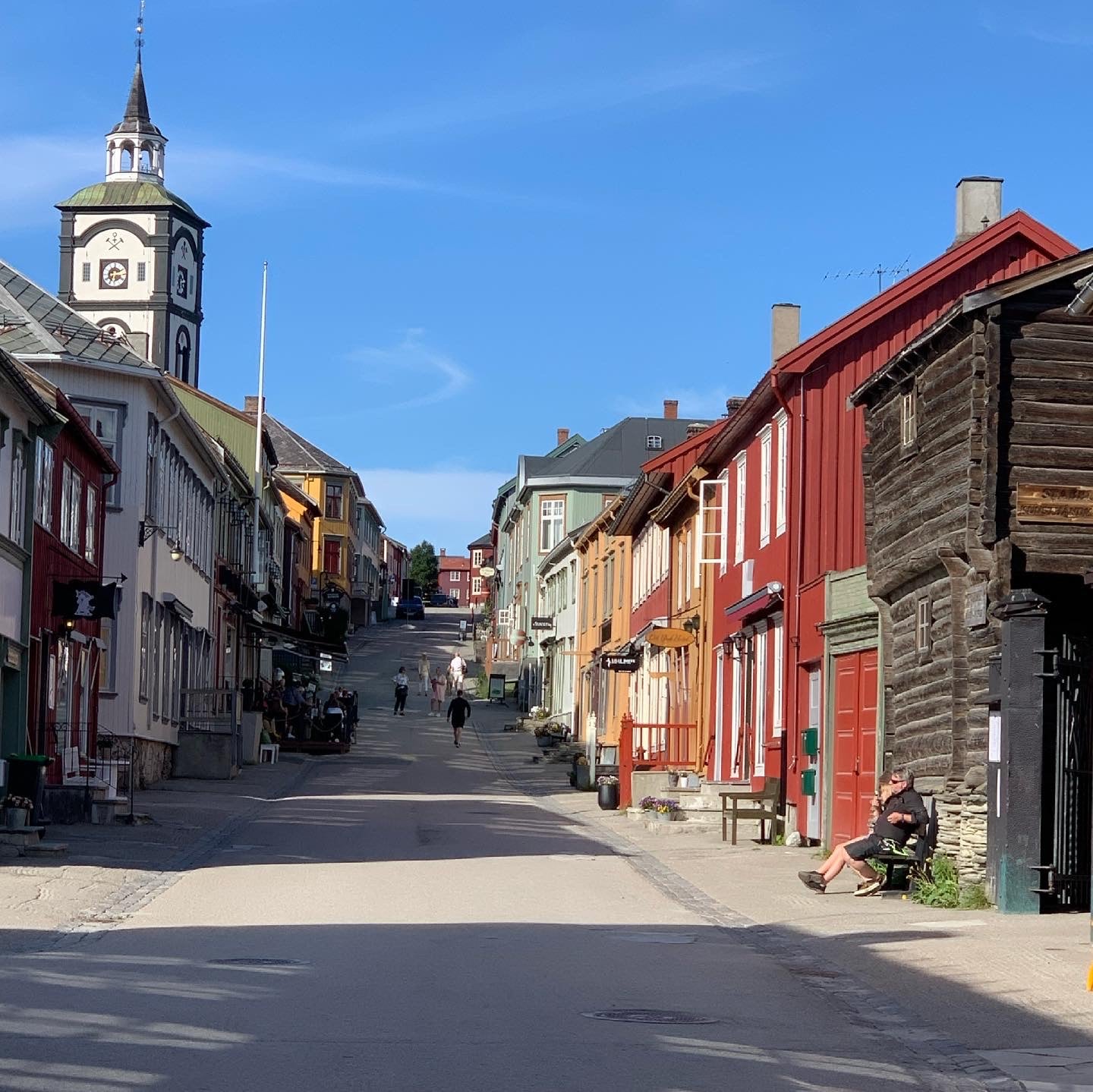 Bergstaden Røros – en eventyrlig reise tilbake i tid - oppover Kjerkgata
