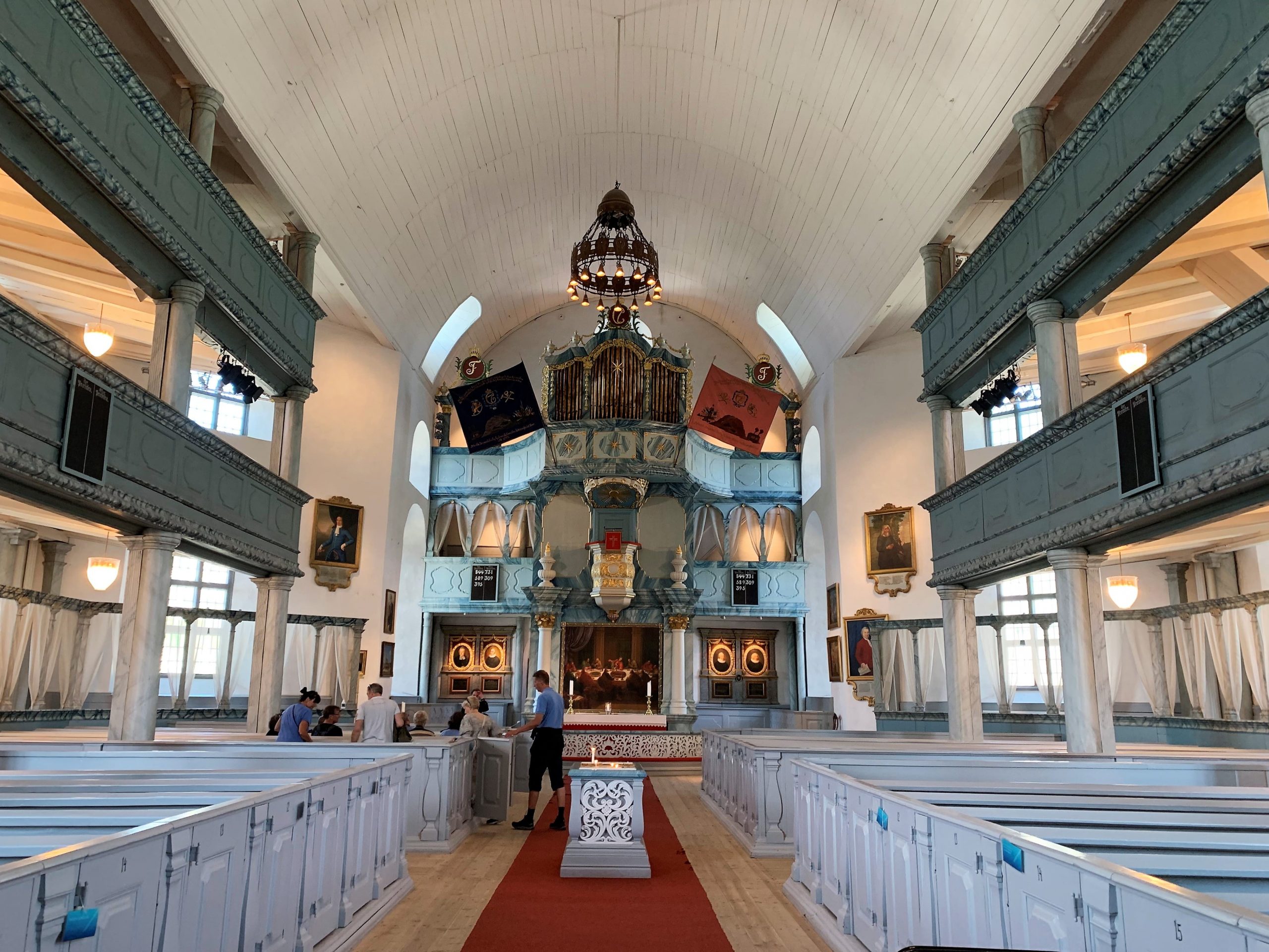 Inni Røros kirke