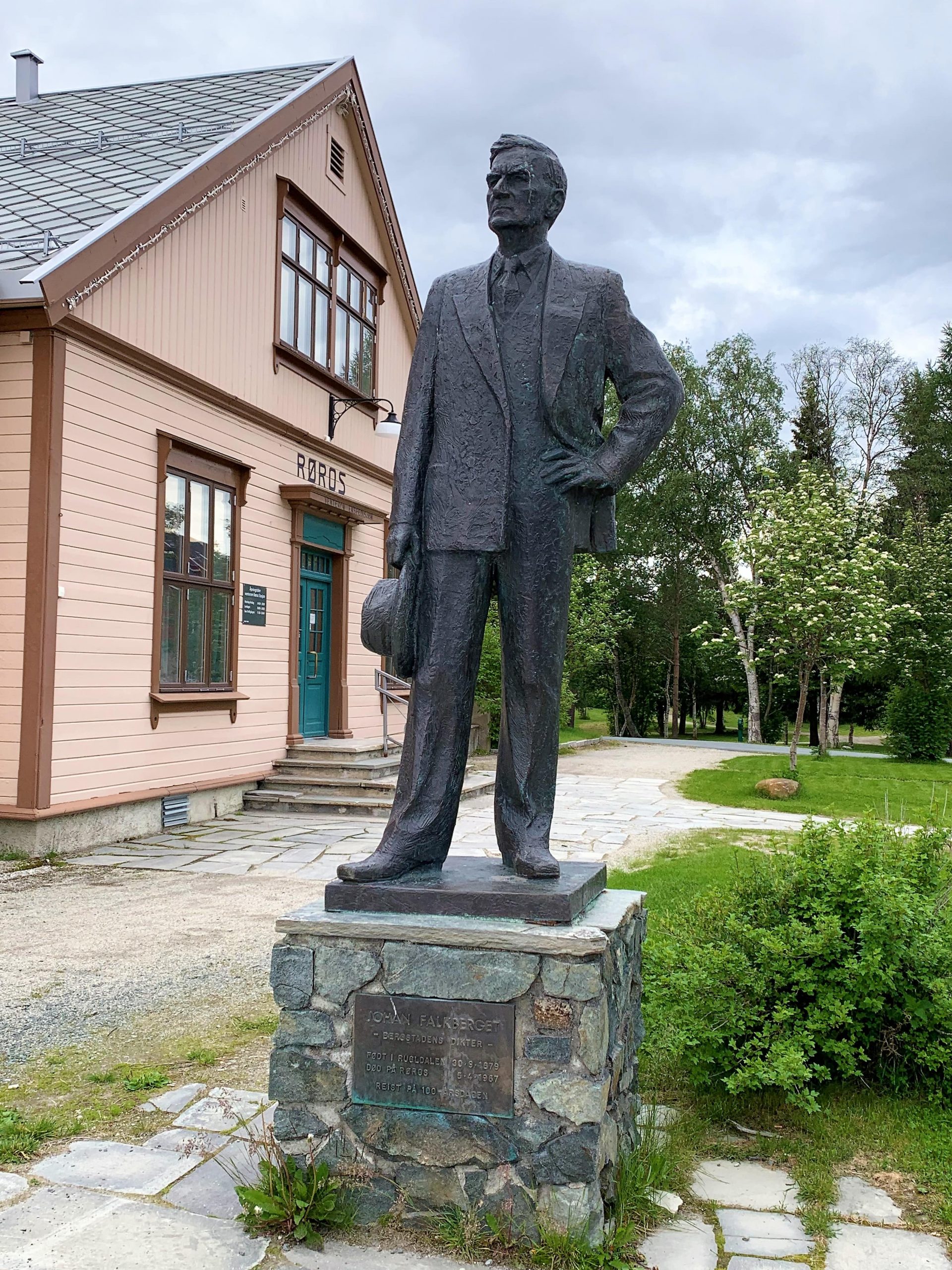 Johan Falkberget på sokkel