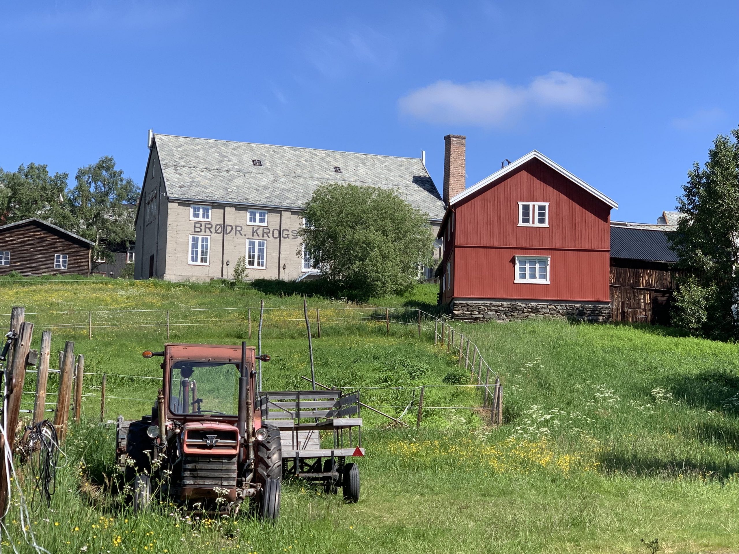 Låve merket Brødr. Krog, eierne av ullvarefabrikken