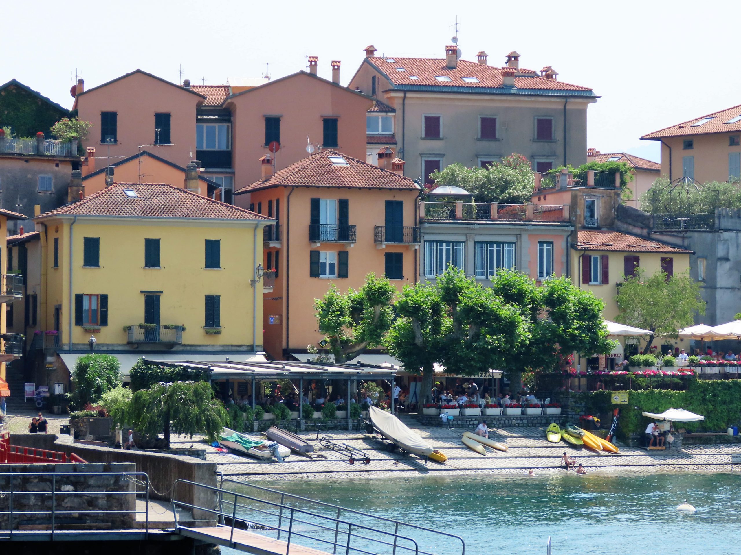 Besøk Comosjøen - Italias perle full av magi - Varenna langs sjøsiden
