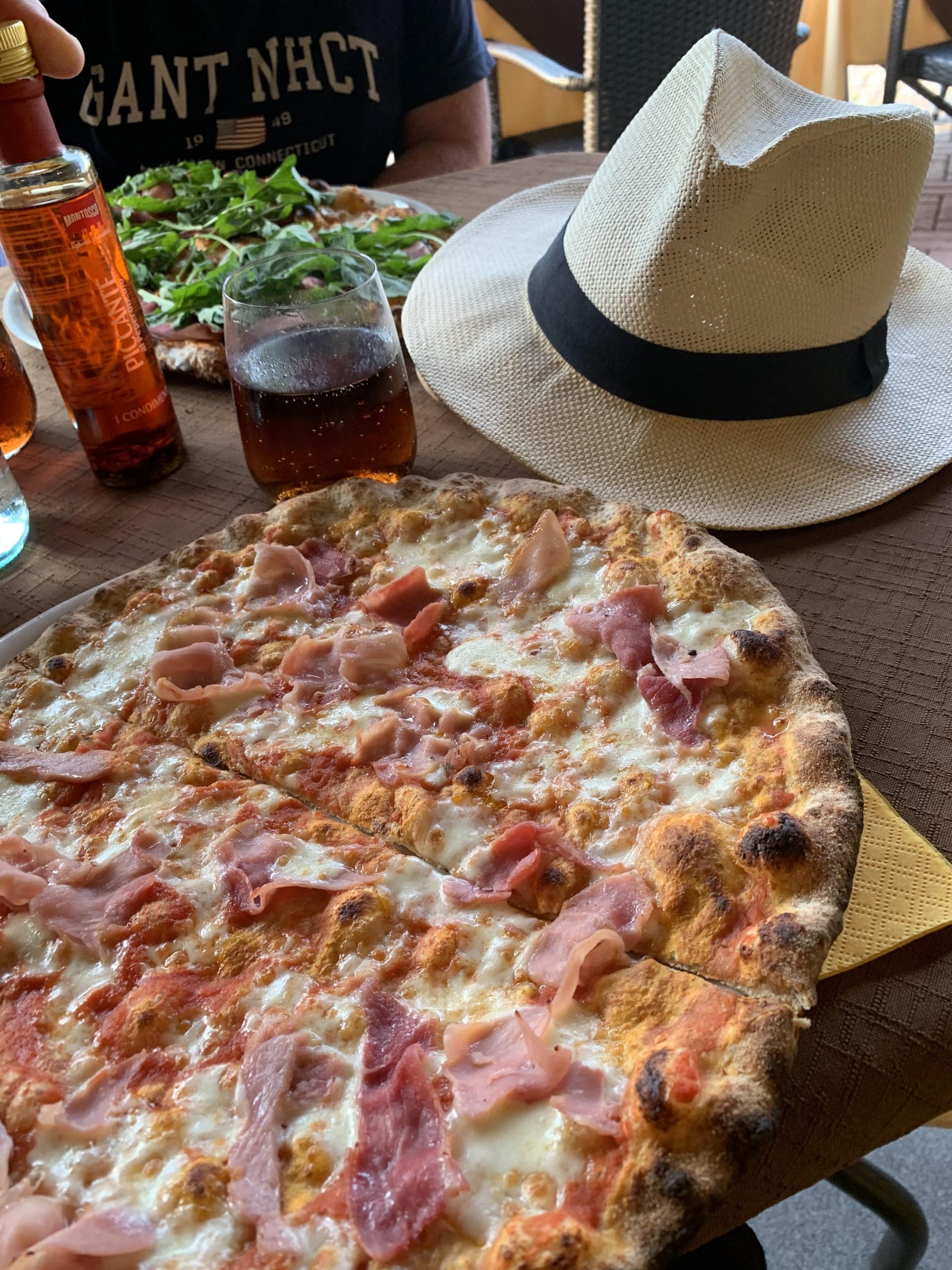 Pizza på campingen etter en varm og innholdsrik dag