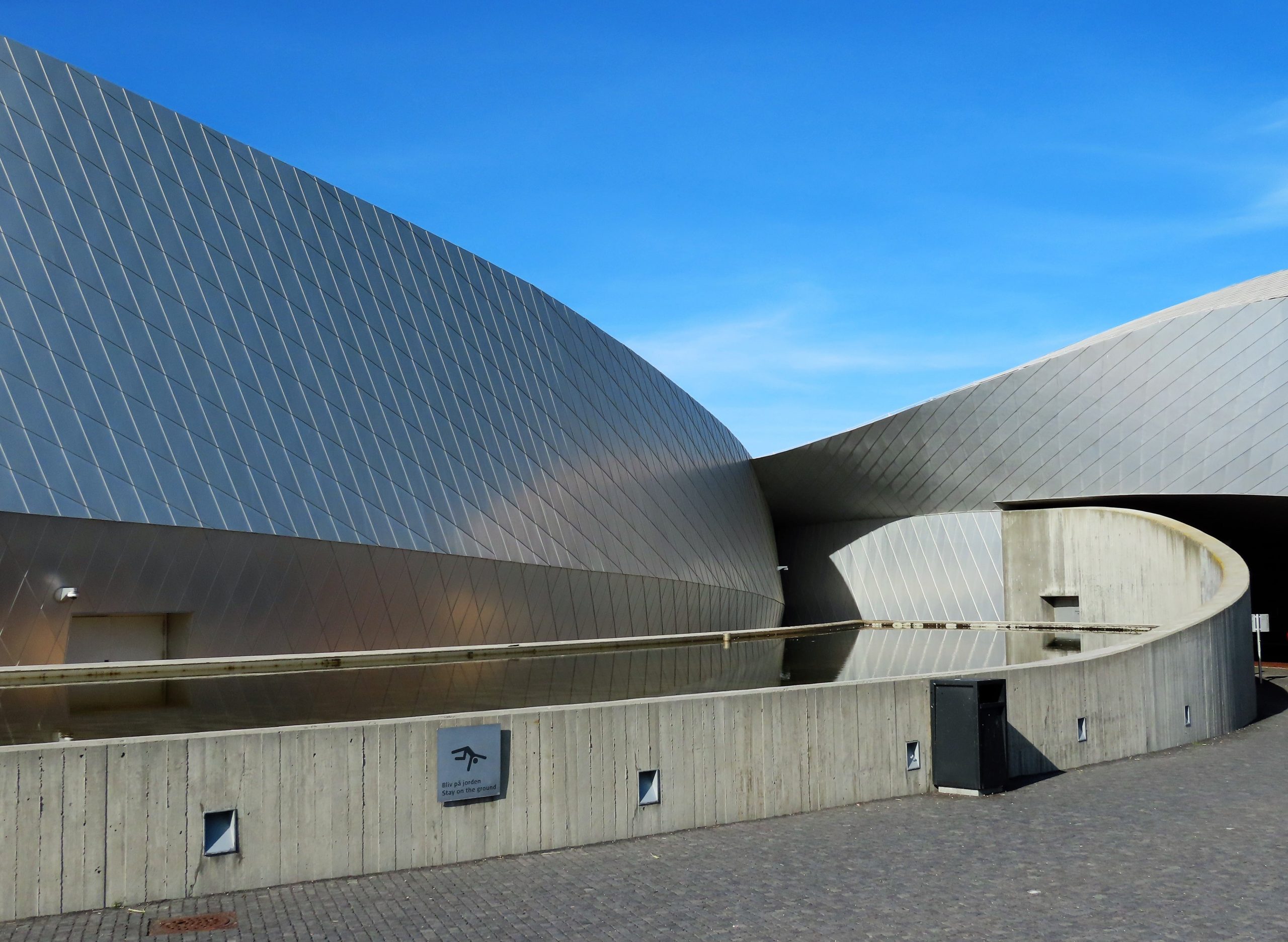 Opplev Den Blå Planet i København – et eventyr under vann - bygget minner om et sneglehus