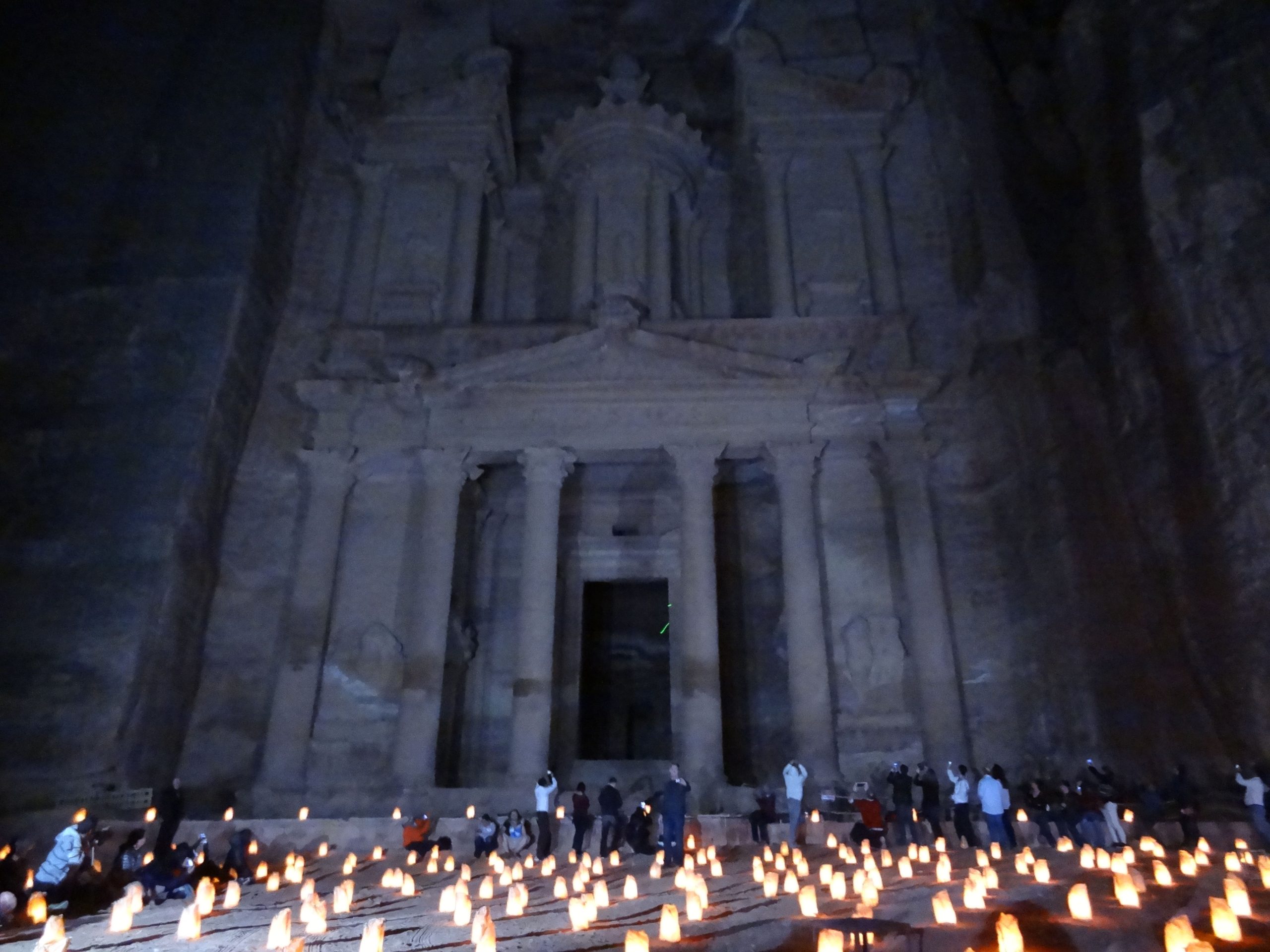 Petra by night - når Siq og Treasury er opplyst av levende lys