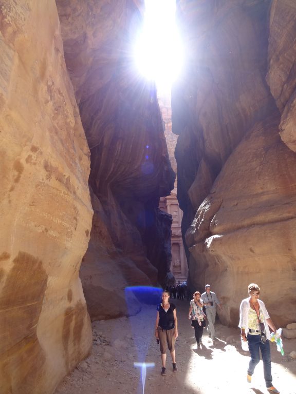 Jordan – fra Petra til Dødehavet, historiespekket og salt - Petra - på vei tilbake, statskassen i bakgrunnen