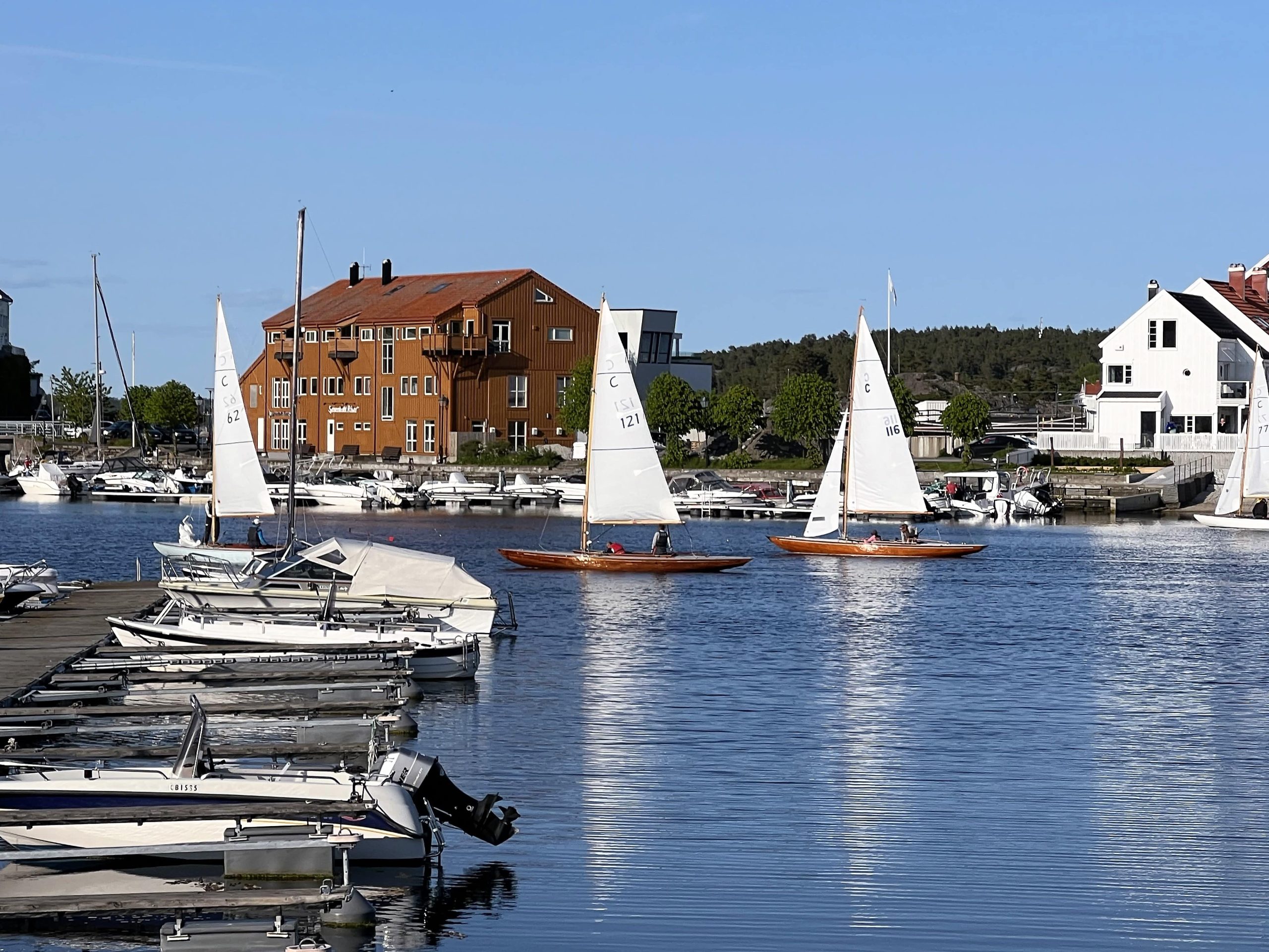 Regatta sett fra Tollboden 1865