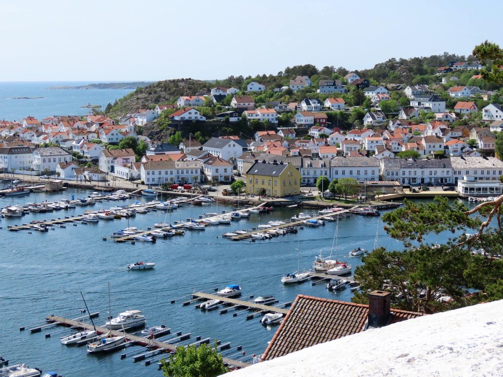 Risørflekken - utsikt over byen og Tollboden