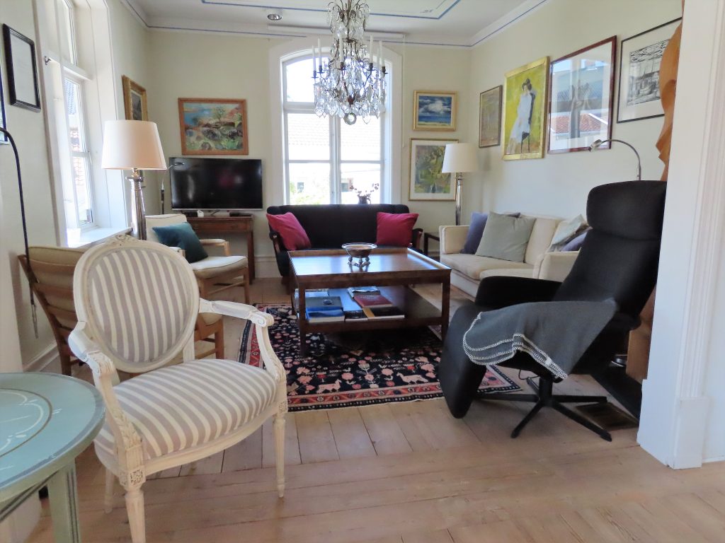 Opplev Risør - trehusbyen langs sørlandskysten - Salongen i Konsultatet