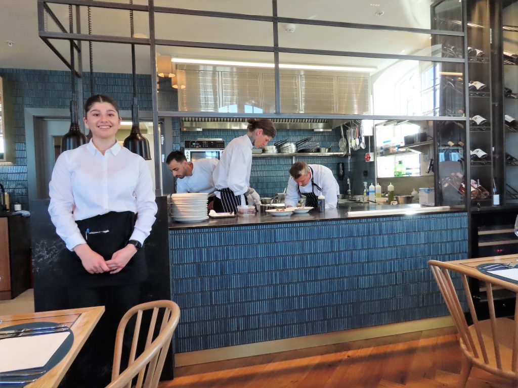 Serverings- og kokkepersonalet i Tollboden 1865