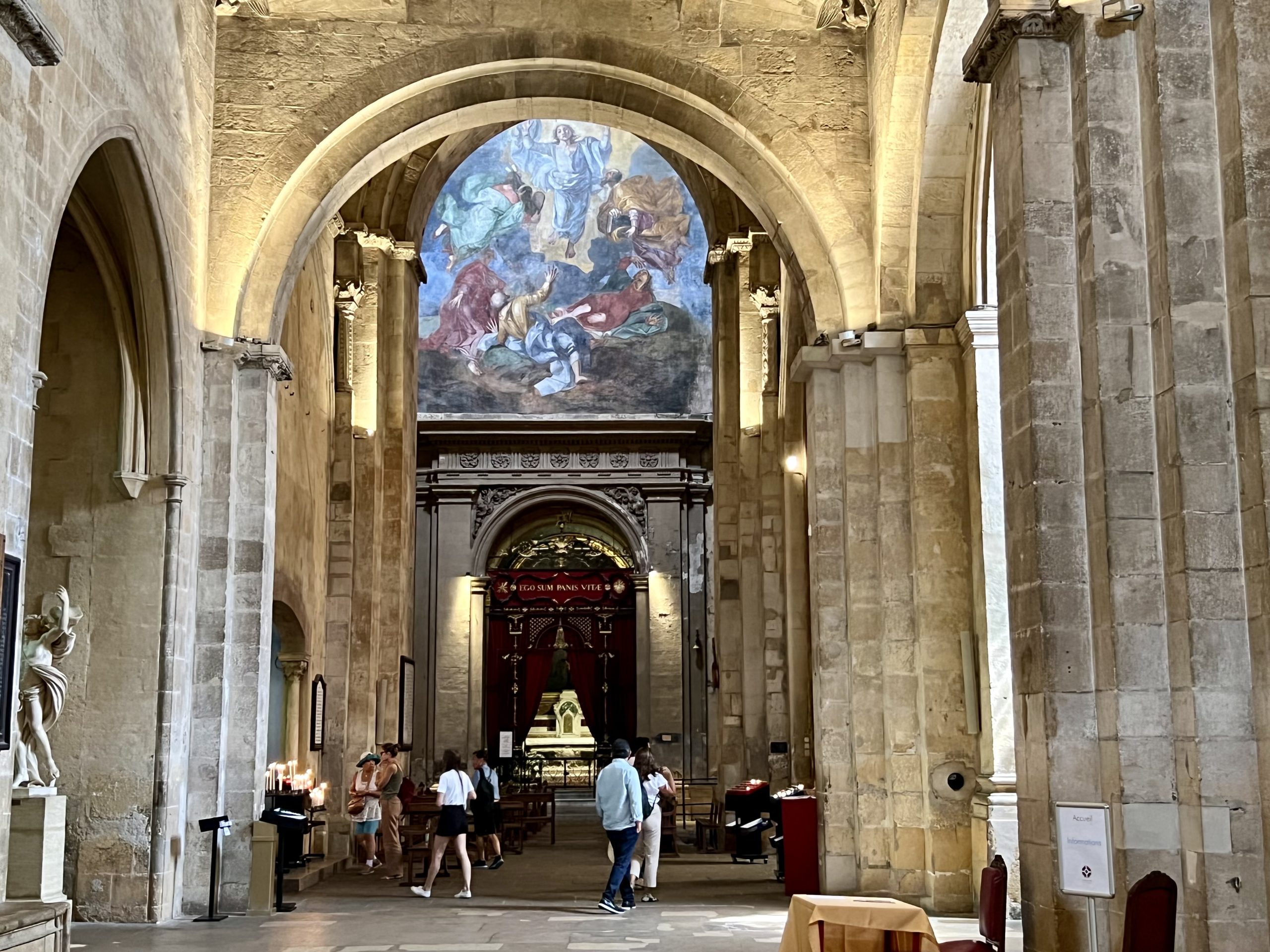 Kirker og katedraler er vakkert utsmykket og detaljer