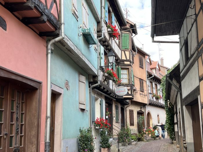 Besøk Enguisheim hvor historien møter den franske landsbymagien