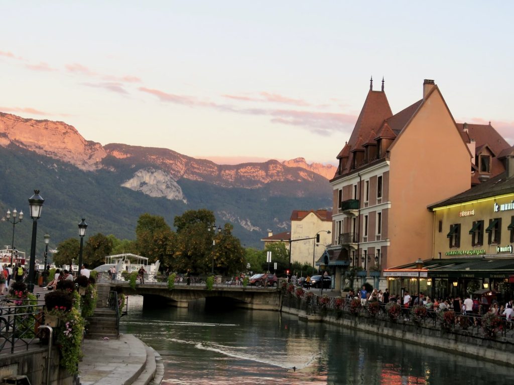 Alpenes Venezia blir Annecy kalt