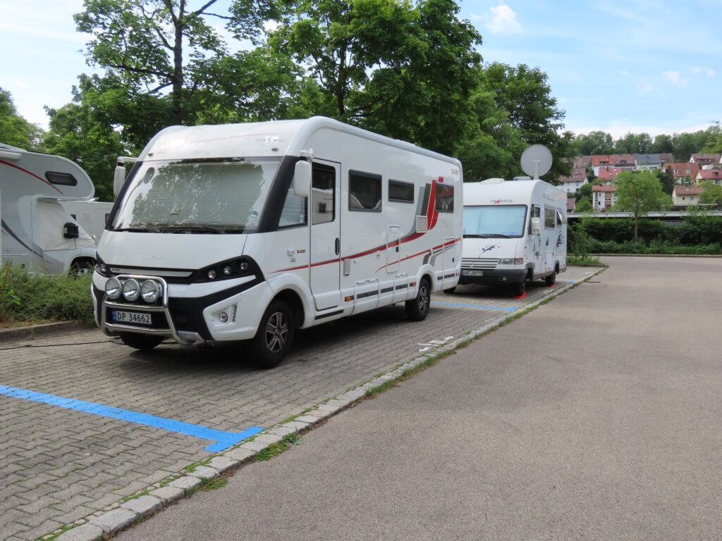Stellplassen i Blaubeuren hvor Hjalmar bobil står trygt og sentralt
