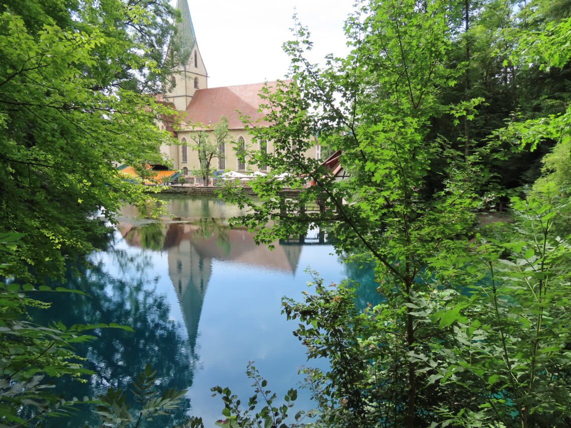 Opplev Blaubeuren og Blautopf - perfekt stopp for bobilferien i Tyskland