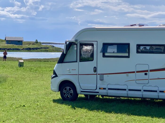 Hjalmar-bobil hadde en flott plass med den fineste utsikten mot fjellene