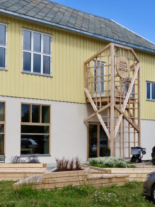 Skolo - sett fra utsiden