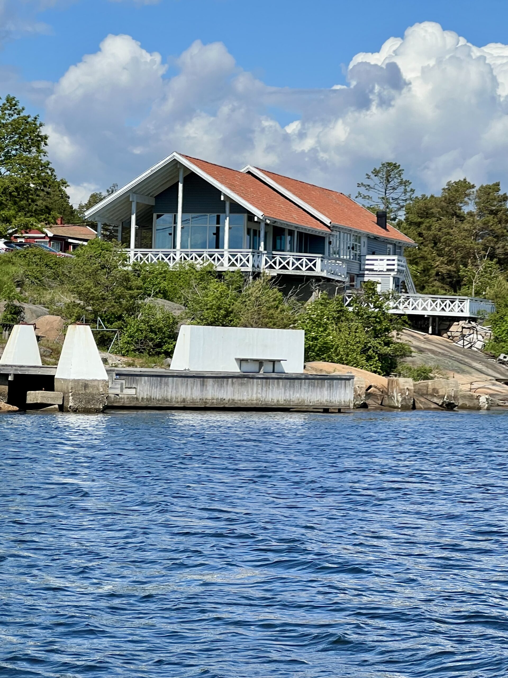 Kråkerøy sett fra sjøen – historier og minner gjennom 6 tiår. Tangen