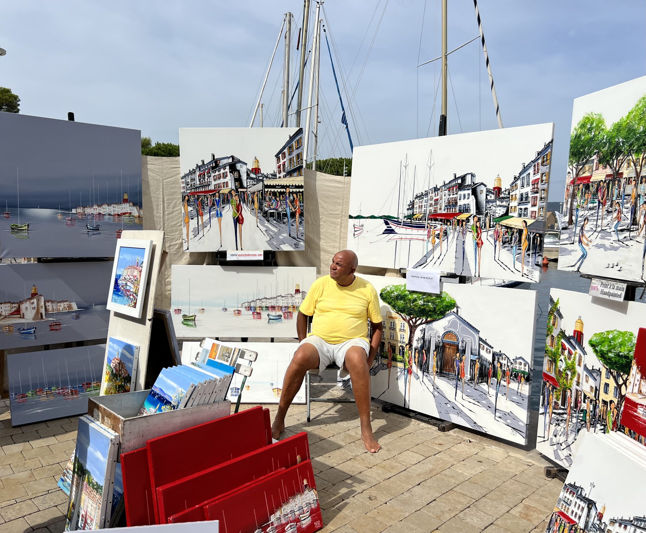 4 sjarmerende steder langs den franske riviera. Gatelivet langs havna i Saint-Tropez