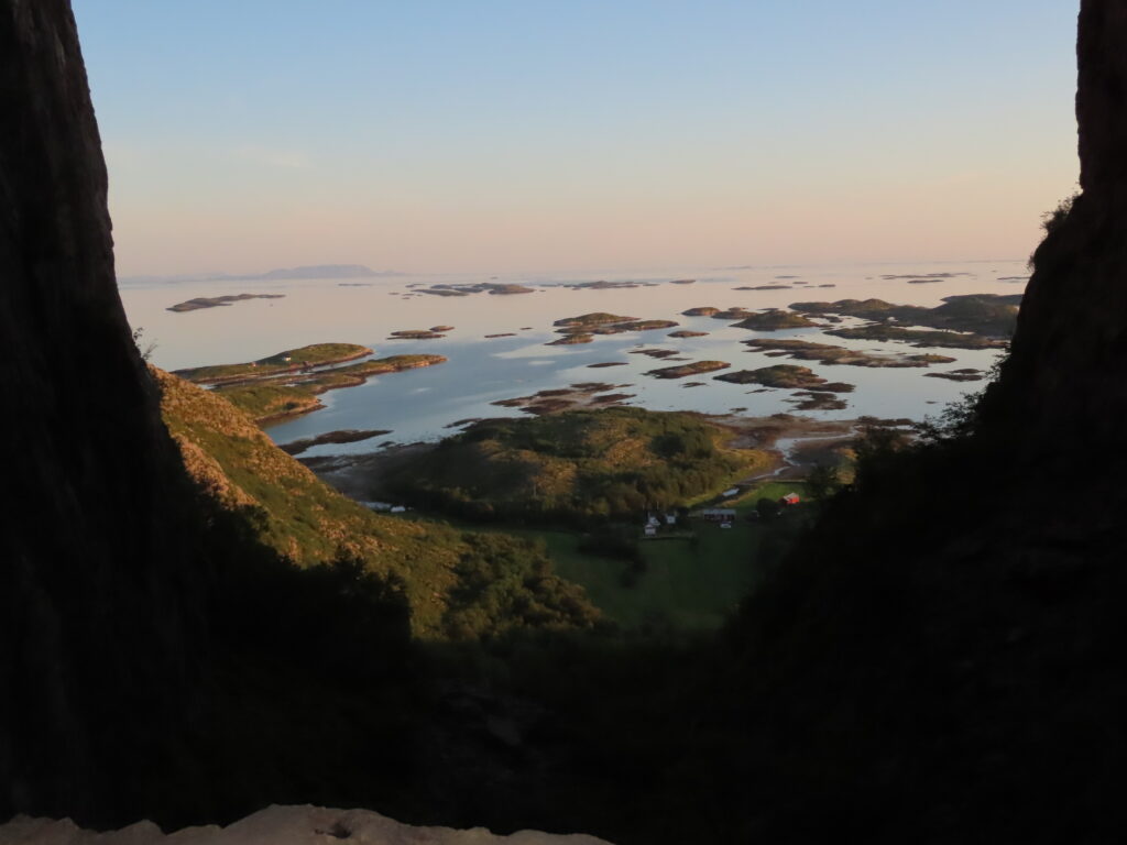 Torghatten - spektakulært fjellet med hull tvers gjennom