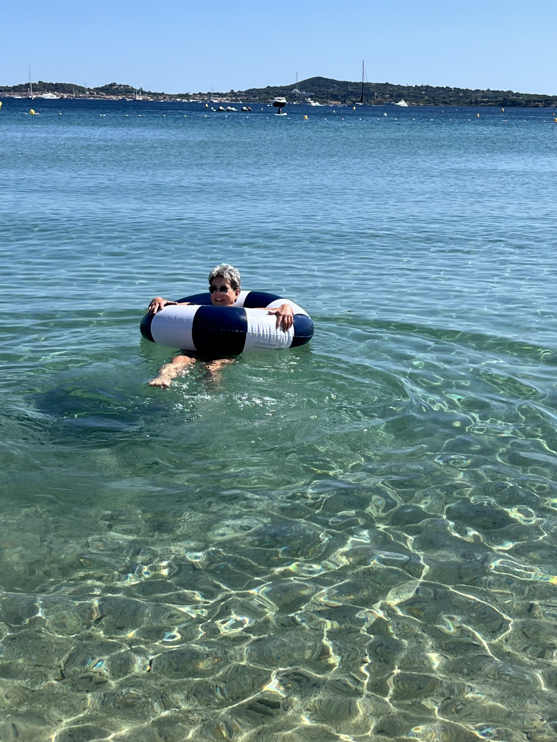 Avslapning i badering i Middlehavet