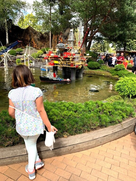 Oljeplattform i Legoland
