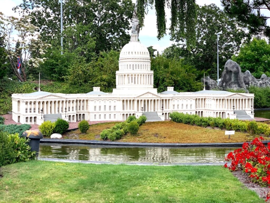 Kongressbygningen i USA - bygget i lego. Med bobil til Legoland - en eventyrlig dag i Legoland