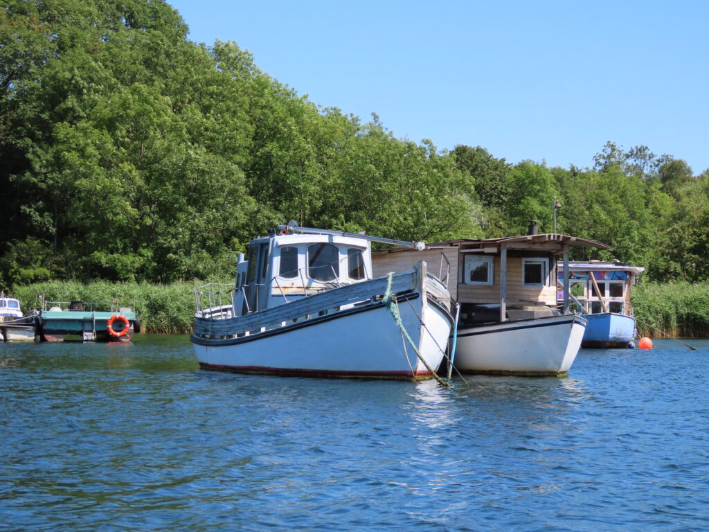 København med bobil - fristedet Christiania - sett fra kanalbåten