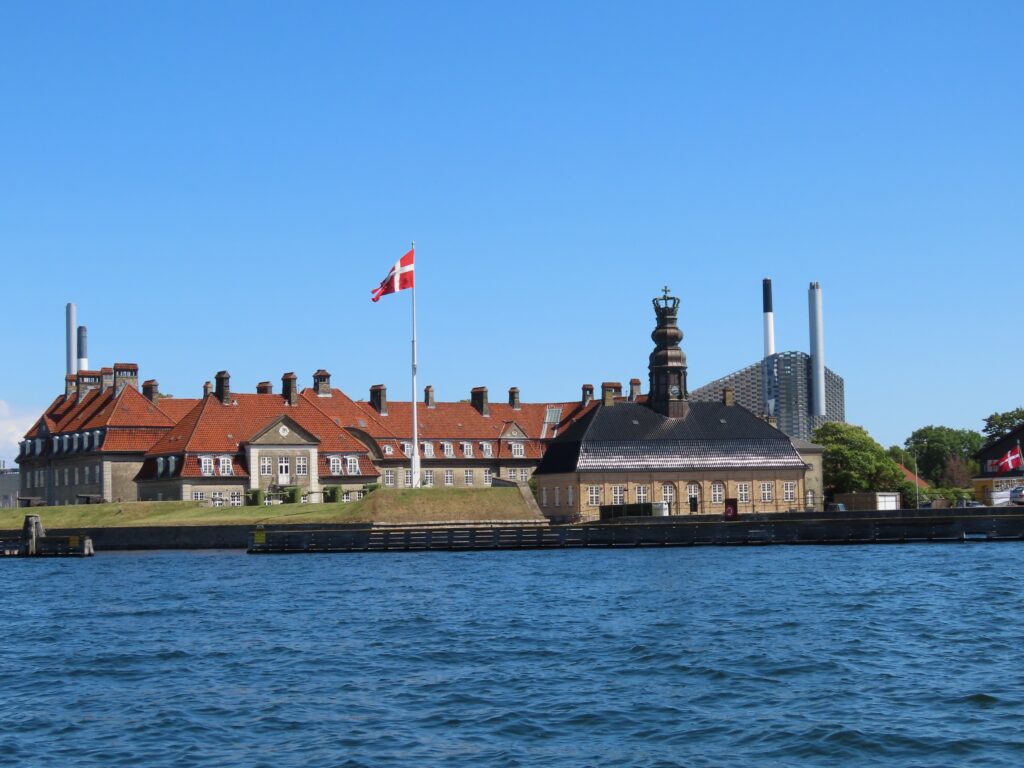 København med bobil - Mange praktbygg sett fra kanalbåten